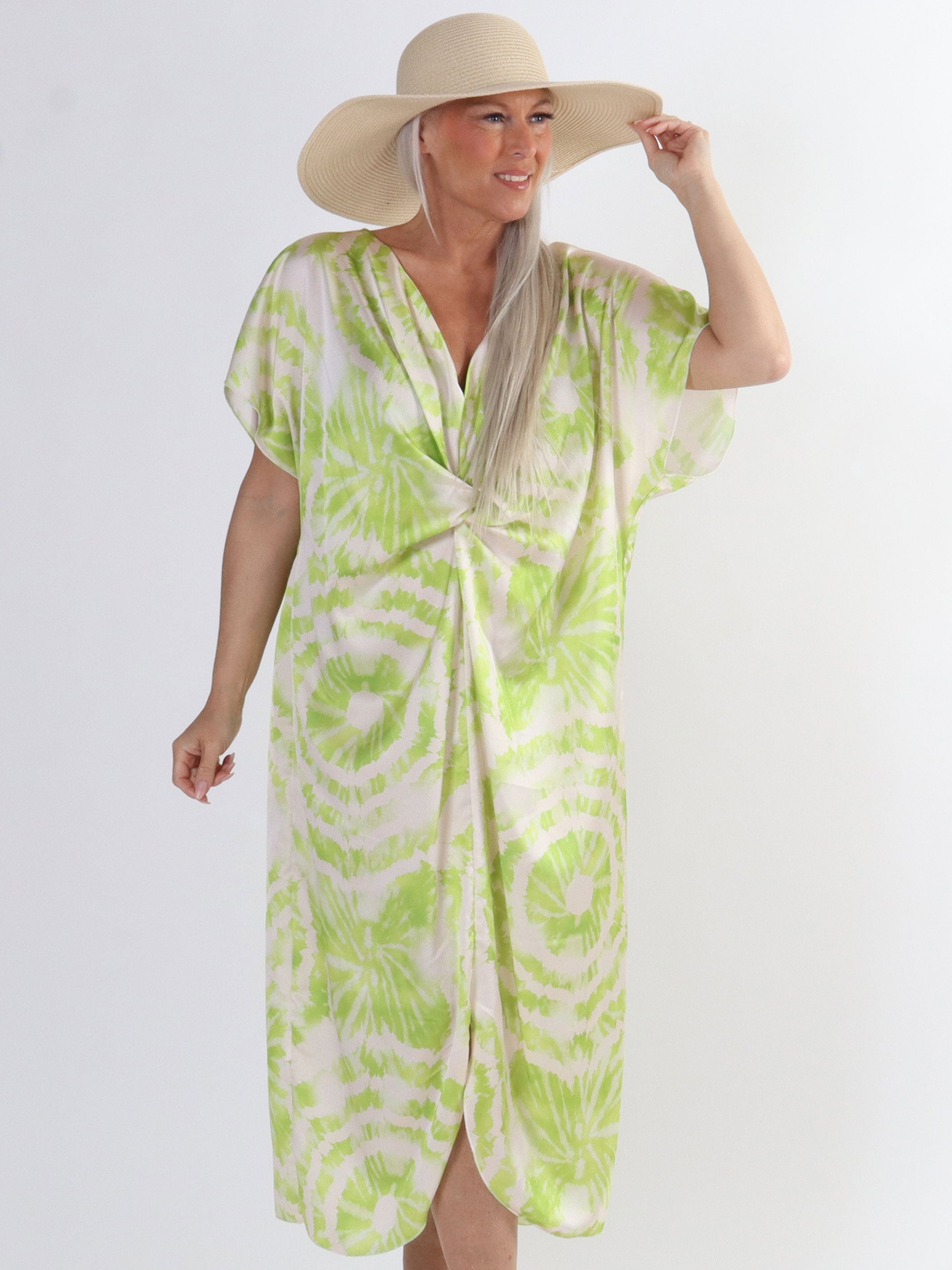 Juno Batik - Sød plus size kjole i batikmønster